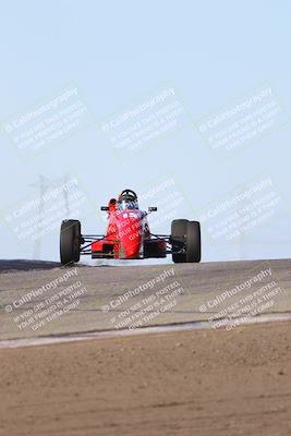 media/Oct-26-2025-CalClub SCCA (Sun) [[8ce1e69566]]/Group 6/Grapevine/